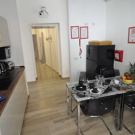 Flatinrome Trastevere Deluxe Rooms