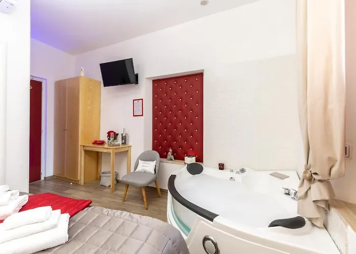 Отель Flatinrome Trastevere Deluxe 3*