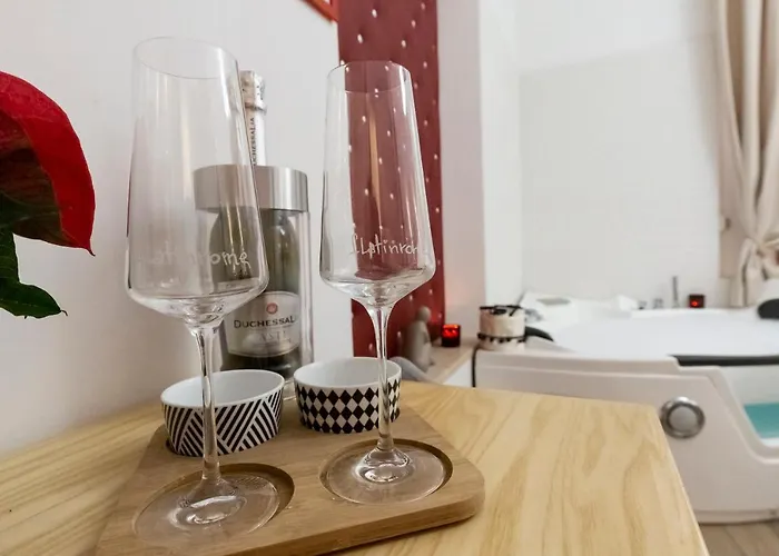 Отель Flatinrome Trastevere Deluxe Рим